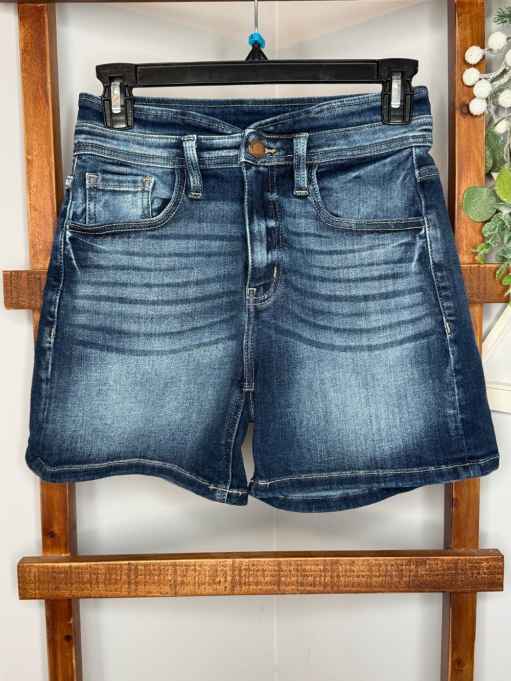 NWOT KanCan Signature Kurvy Ultra High Rise Denim Shorts